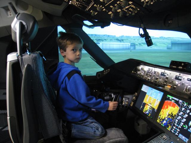 Alex_is_calm_before_takeoff_in_the_787_cab_090625.JPG