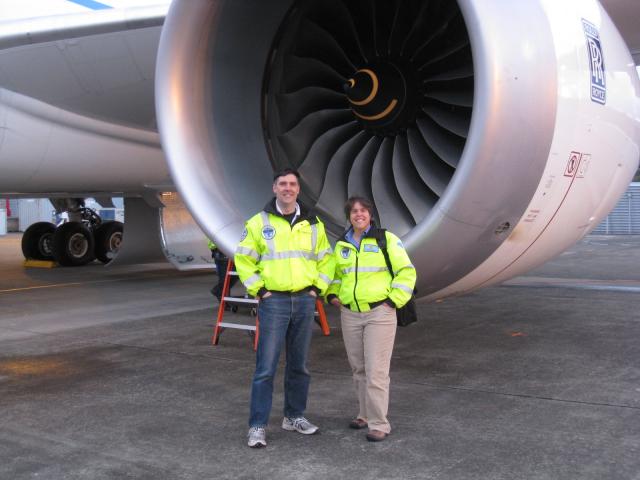 Tom_and_Heather_Ross_after_his_first_787_flight_110413.JPG