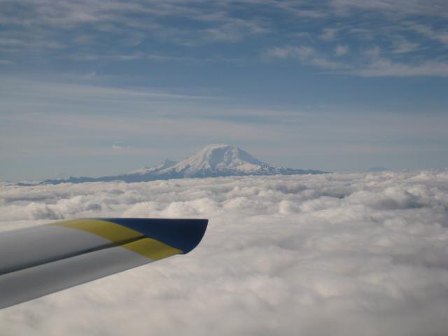 zRainier_over_the_clouds_again_100911.JPG